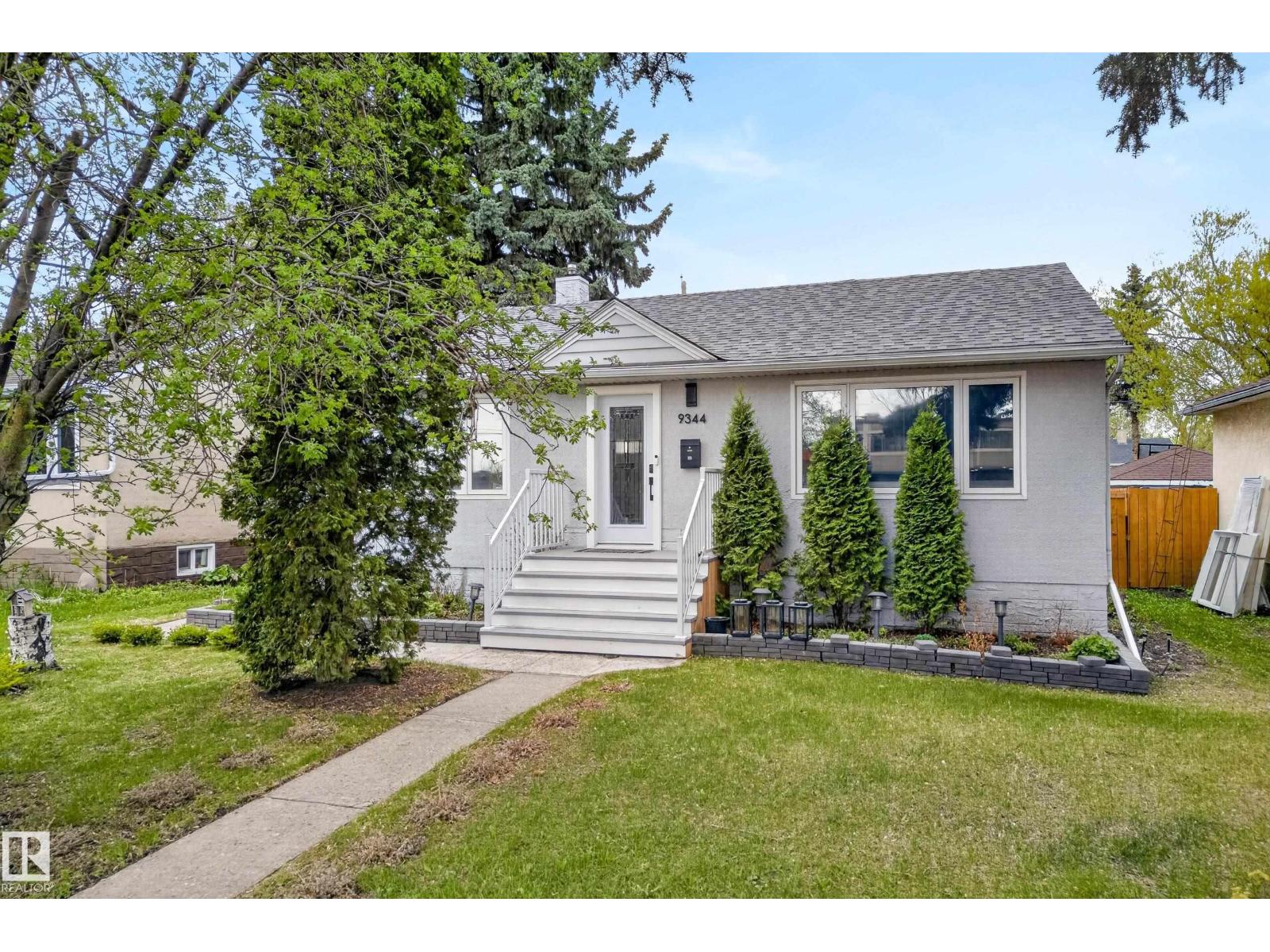9344 63 AV NW, edmonton, Alberta