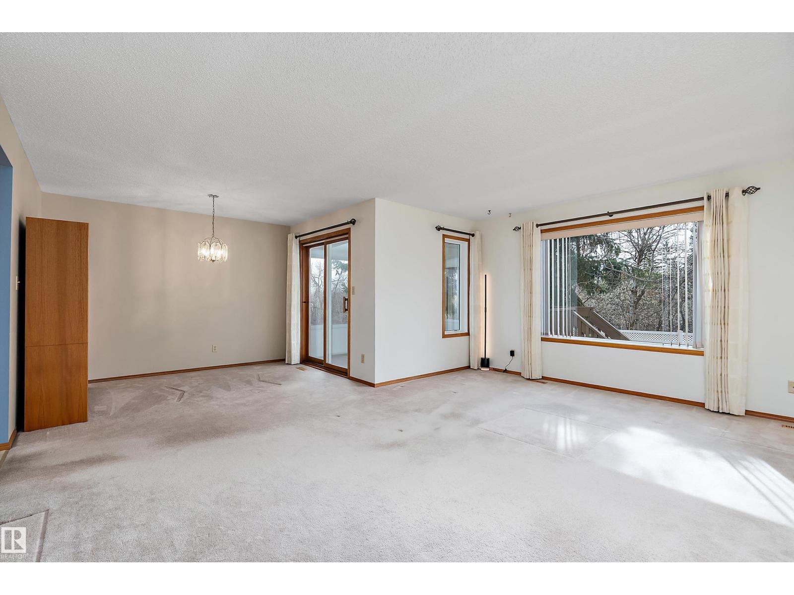 903 109 St Nw, Edmonton, Alberta  T6J 6R1 - Photo 5 - E4488045