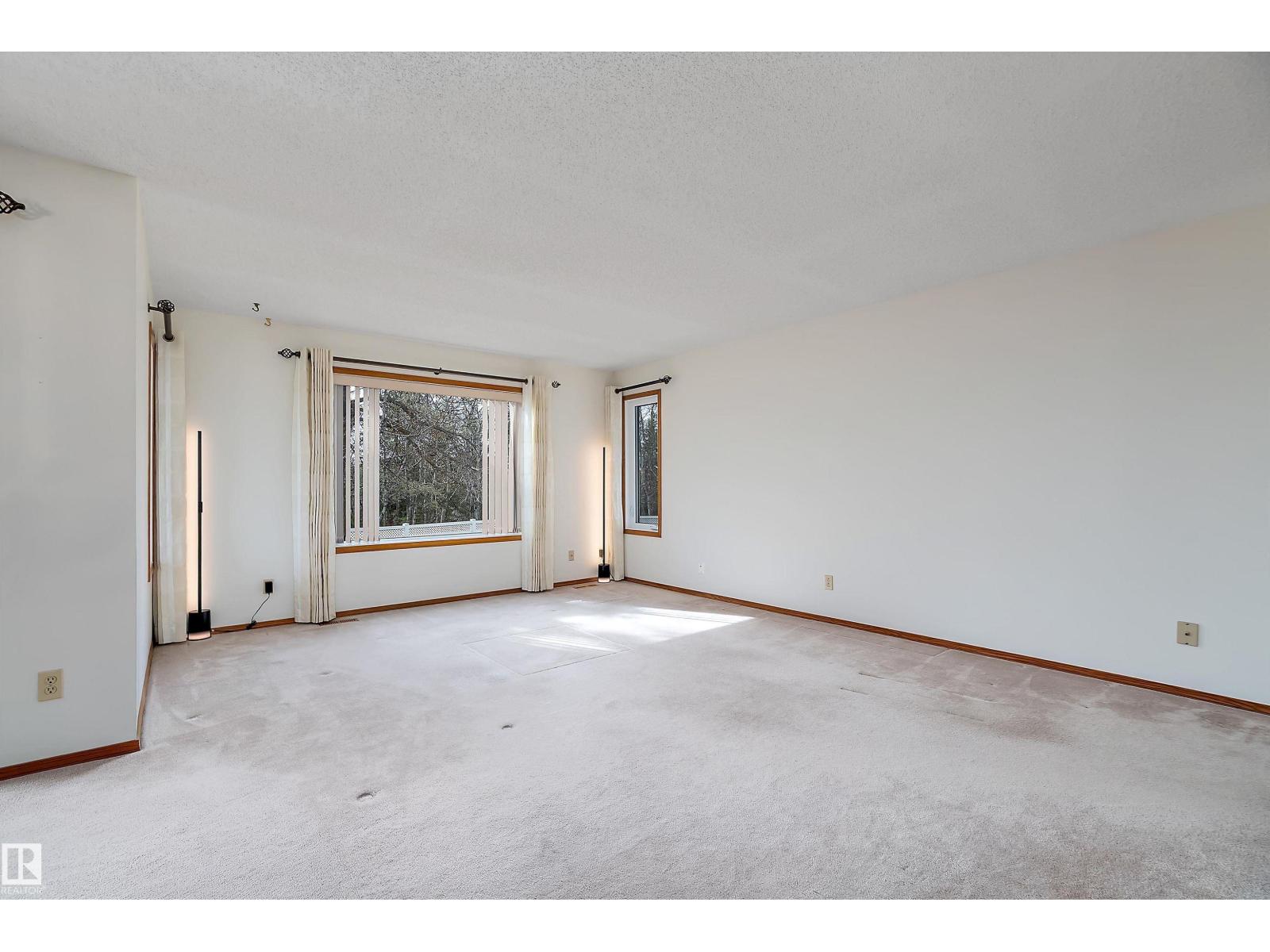 903 109 St Nw, Edmonton, Alberta  T6J 6R1 - Photo 6 - E4488045
