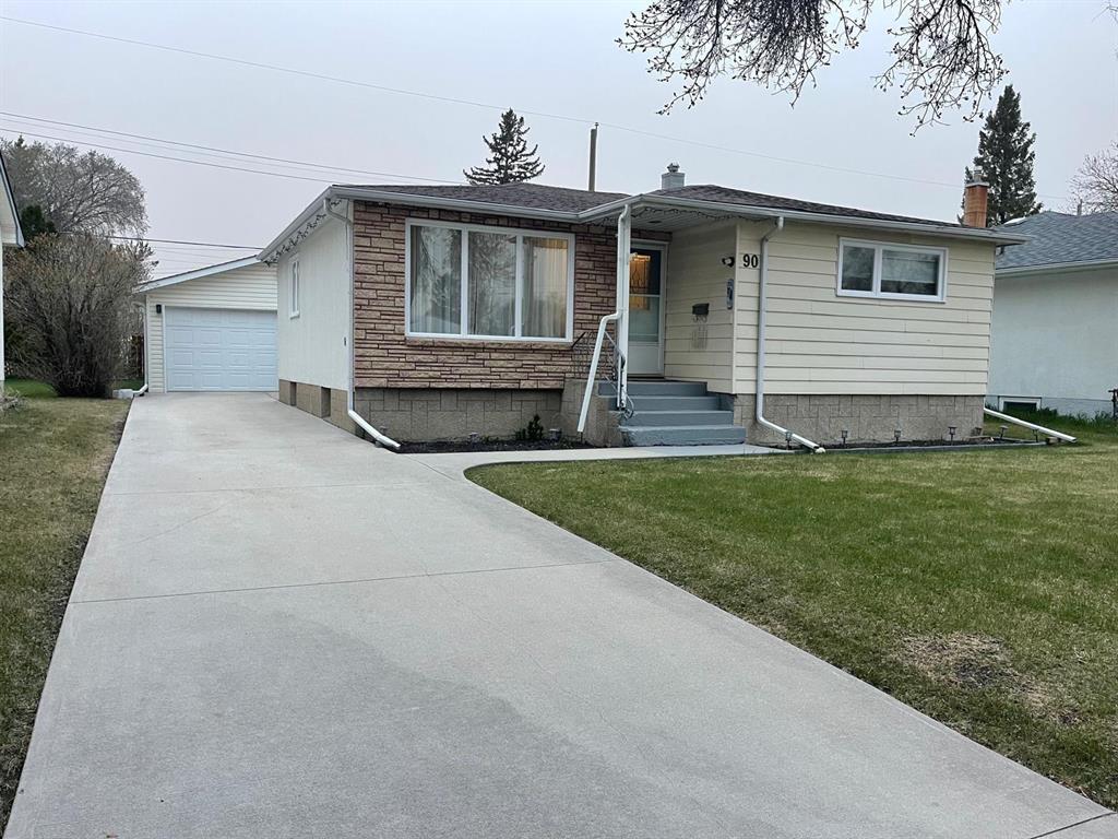 90 De Bourmont Bay, Winnipeg, Manitoba  R2J 1K3 - Photo 0 - 202610671