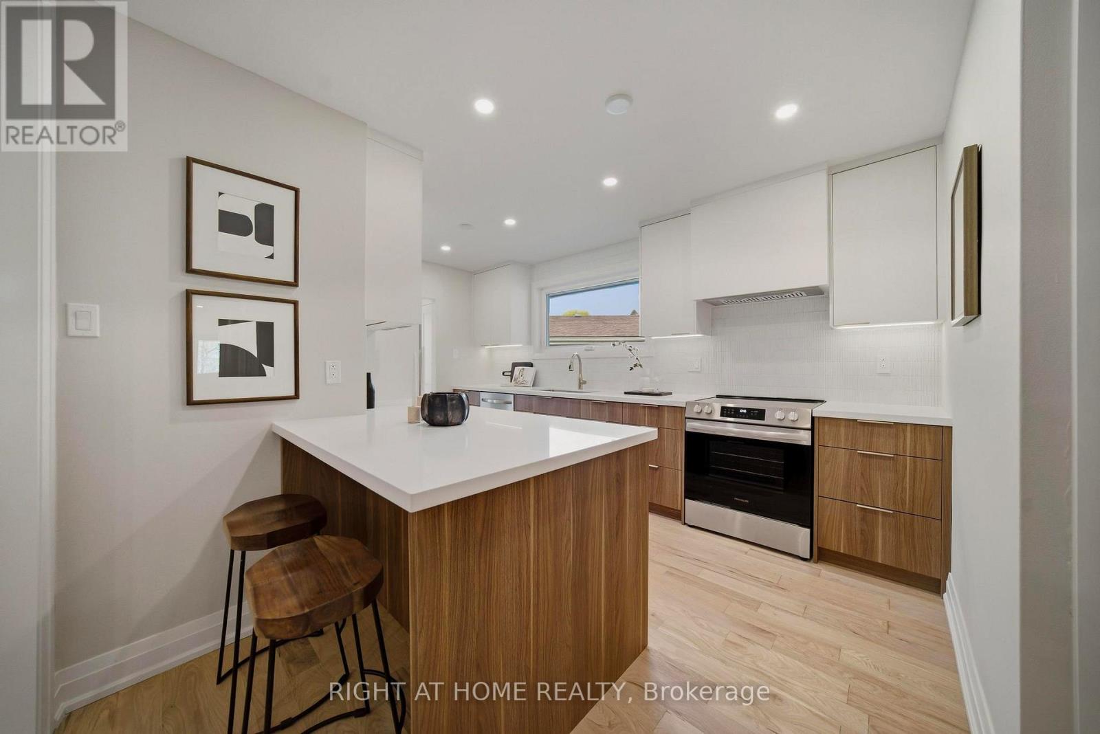 65 Vanguard Drive, Toronto, Ontario  M9B 5E8 - Photo 14 - W13121402