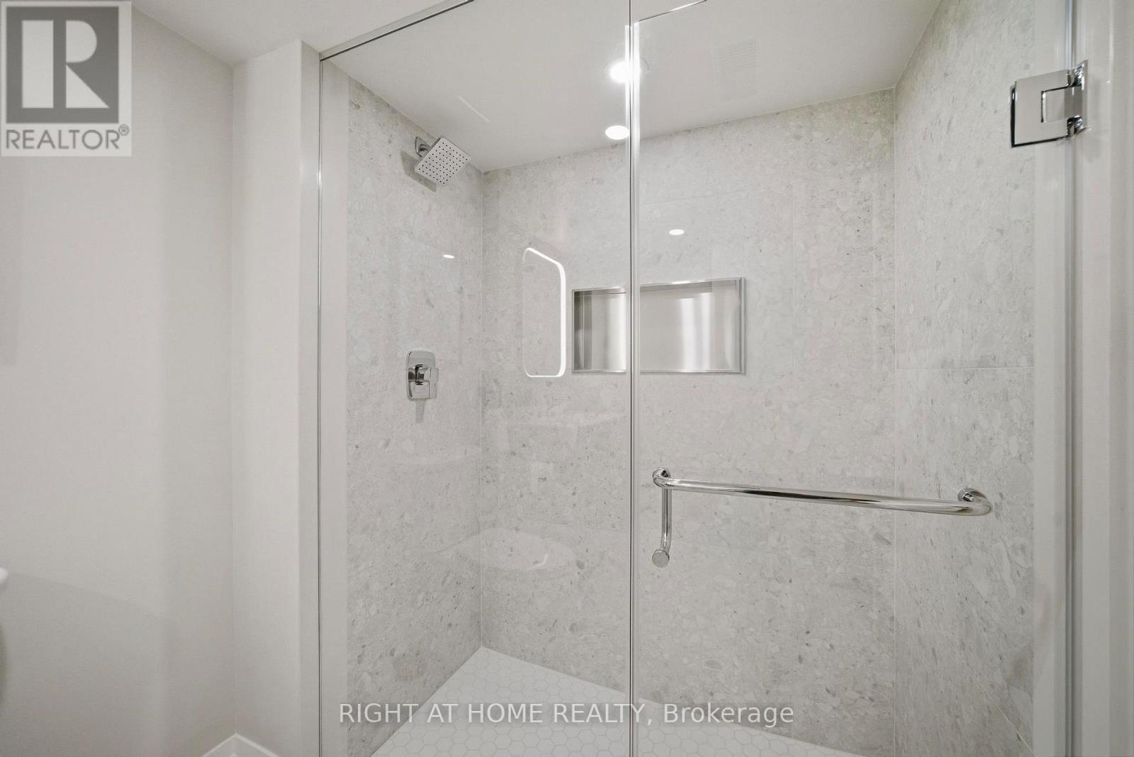 65 Vanguard Drive, Toronto, Ontario  M9B 5E8 - Photo 31 - W13121402