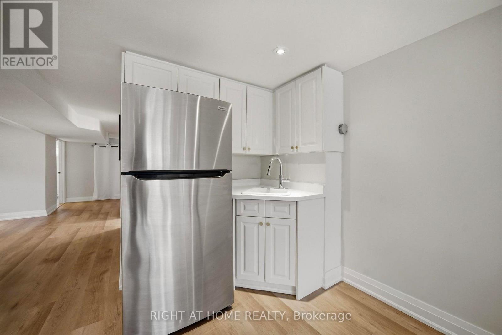 65 Vanguard Drive, Toronto, Ontario  M9B 5E8 - Photo 29 - W13121402
