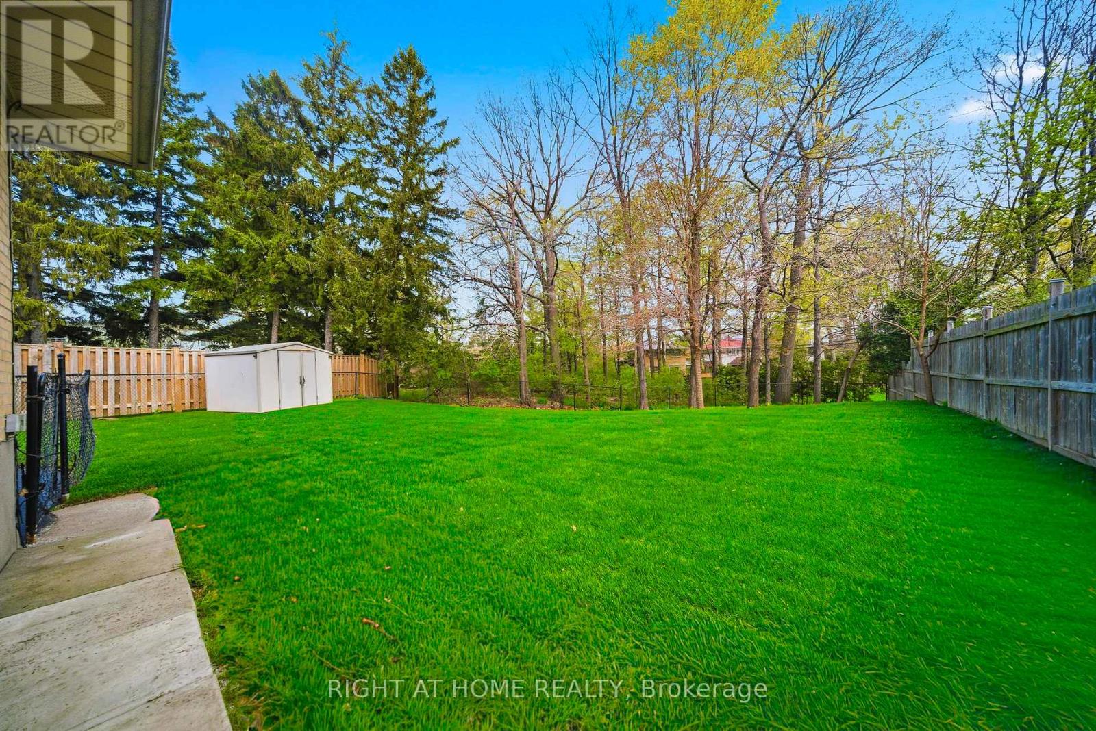 65 Vanguard Drive, Toronto, Ontario  M9B 5E8 - Photo 35 - W13121402