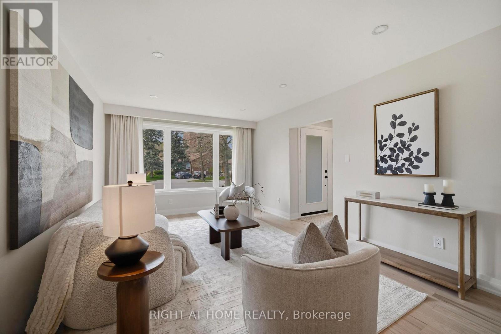 65 Vanguard Drive, Toronto, Ontario  M9B 5E8 - Photo 8 - W13121402