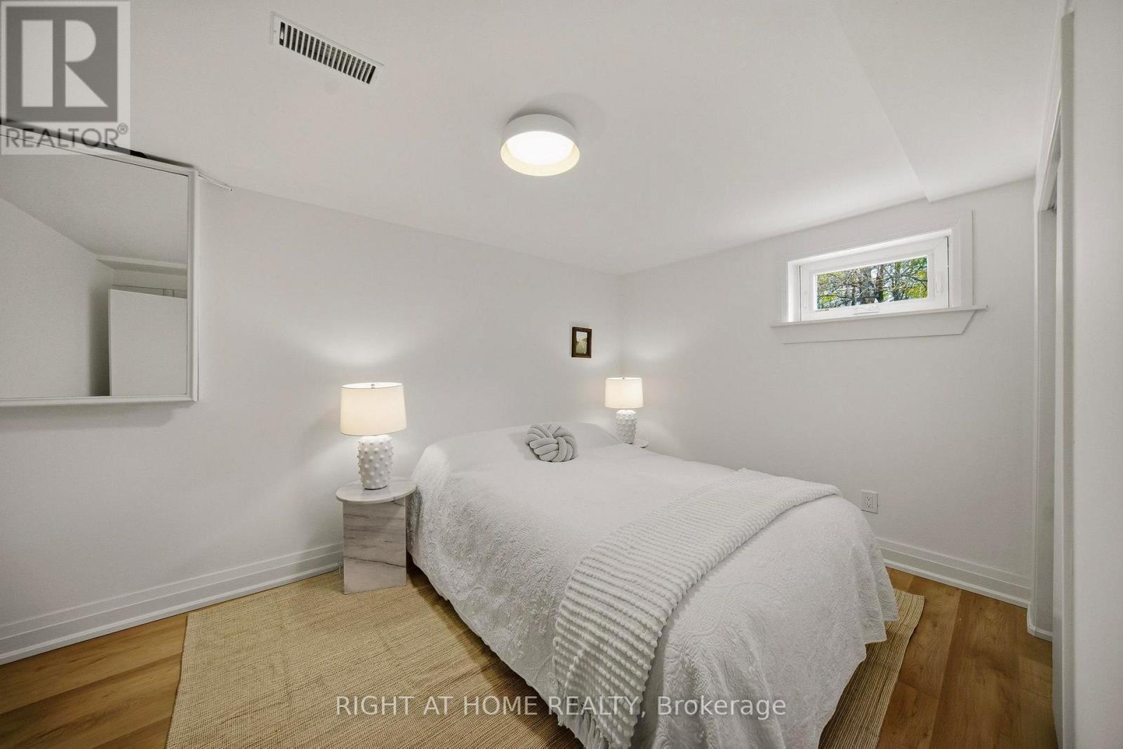 65 Vanguard Drive, Toronto, Ontario  M9B 5E8 - Photo 33 - W13121402