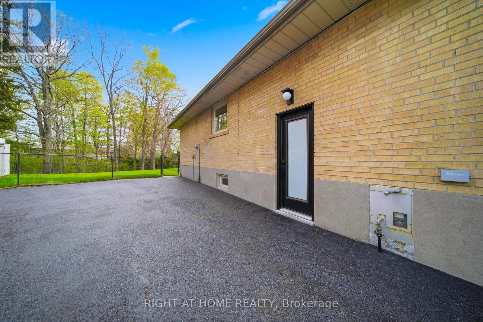 65 Vanguard Drive, Toronto, Ontario  M9B 5E8 - Photo 34 - W13121402