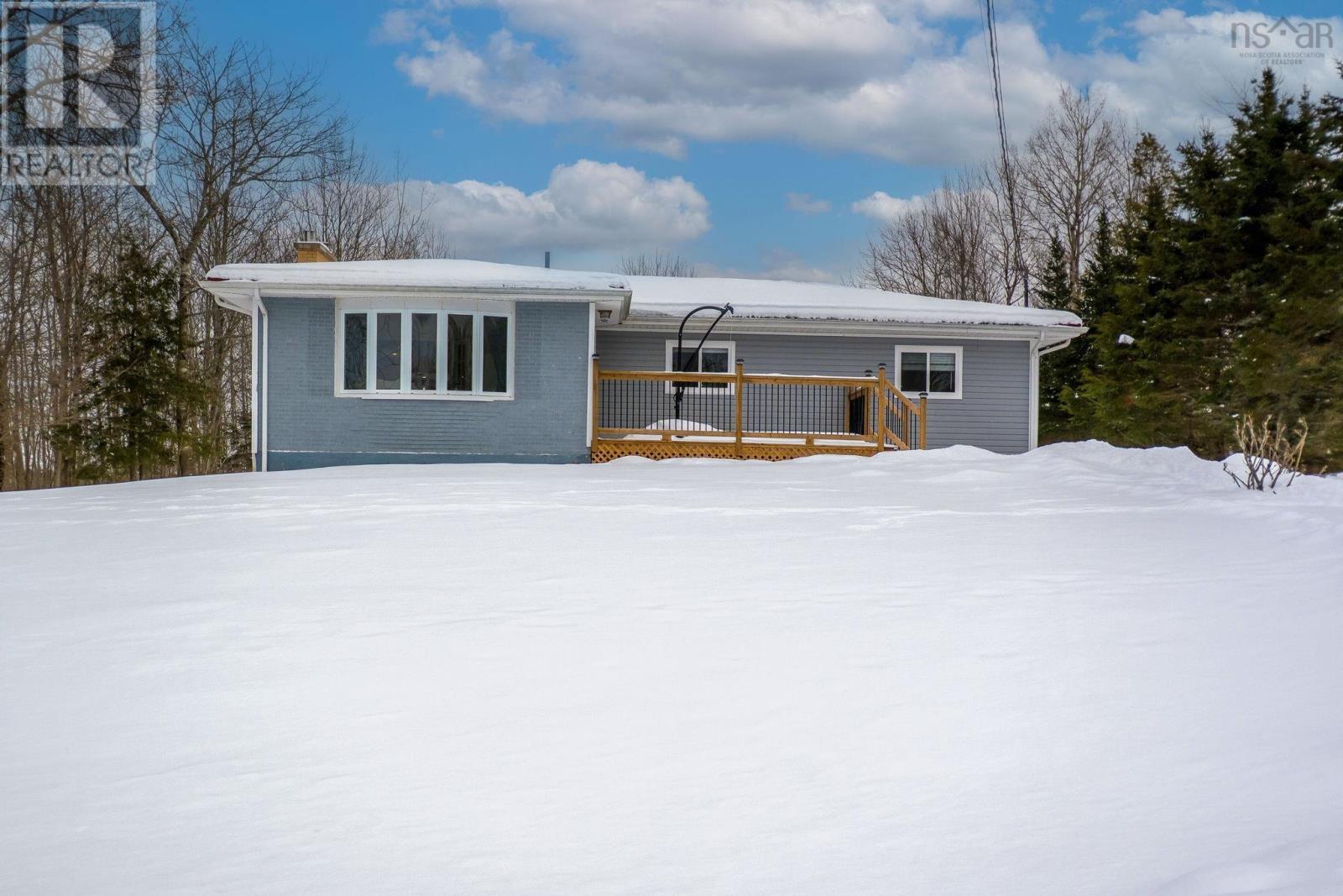 218 St Andrews Street, Stewiacke, Nova Scotia  B0N 2J0 - Photo 2 - 202602323