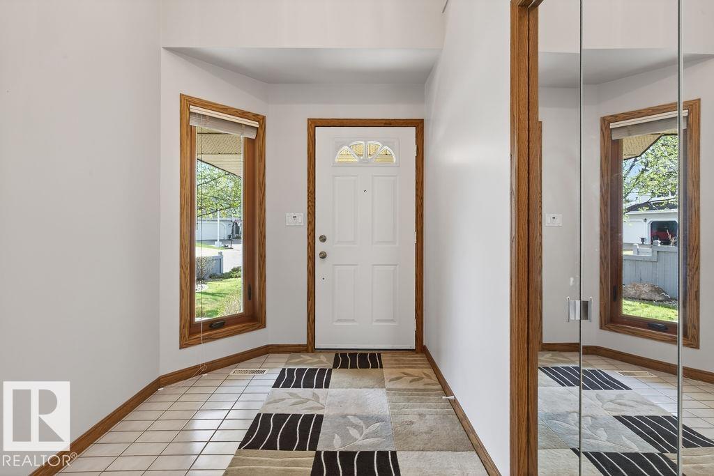 328 O'connor Cl Nw, Edmonton, Alberta  T6R 1L6 - Photo 2 - E4488049