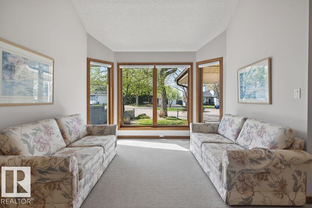 328 O'connor Cl Nw, Edmonton, Alberta  T6R 1L6 - Photo 3 - E4488049