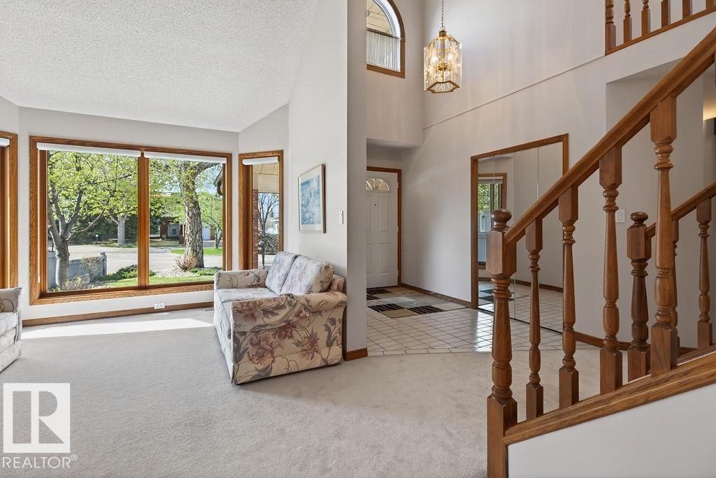 328 O'connor Cl Nw, Edmonton, Alberta  T6R 1L6 - Photo 4 - E4488049