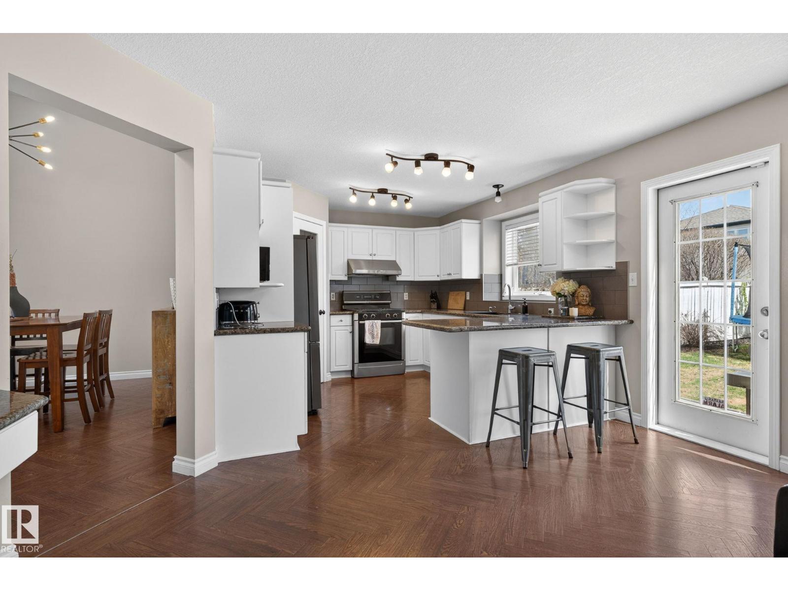 907 115 St Nw Nw, Edmonton, Alberta  T6J 6X8 - Photo 12 - E4488052