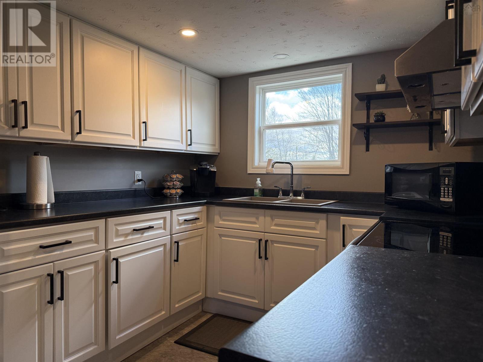 39 Coll Avenue, Stellarton, Nova Scotia  B0K 1S0 - Photo 4 - 202610784