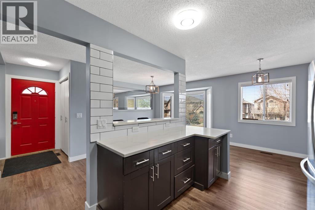 213 25 Avenue NE, Calgary, Alberta  T2E 1Y2 - Photo 10 - A2309875