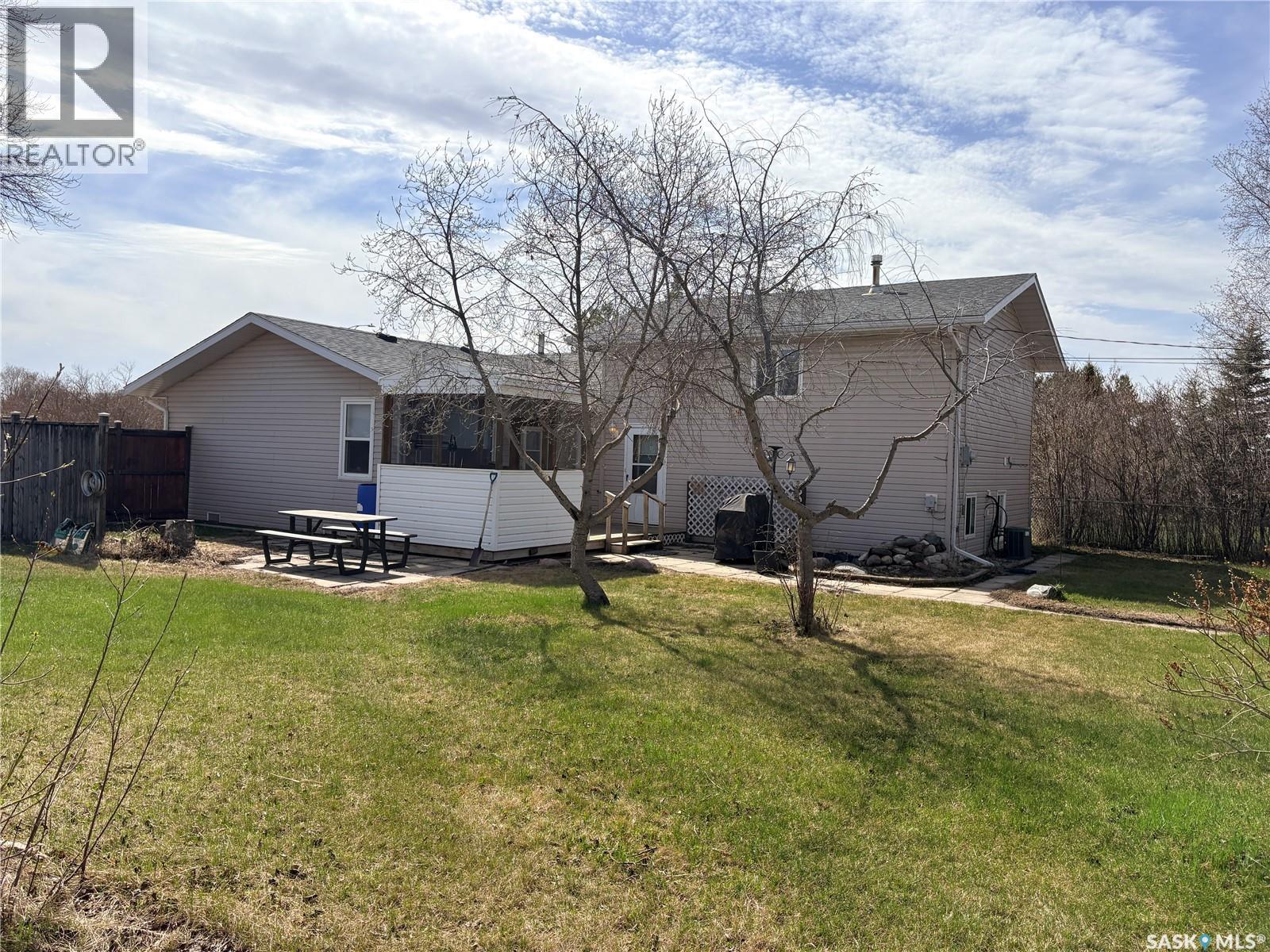 62 Main Street, Leask, Saskatchewan  S0J 1M0 - Photo 2 - SK036143