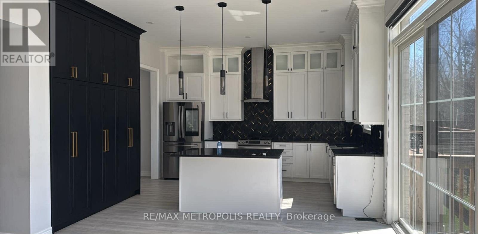 133 AUCKLAND DRIVE, Whitby, Ontario