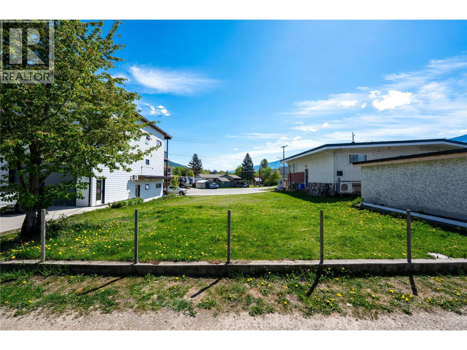 309 Taylor Street, Revelstoke, British Columbia V0E 2S0 - Photo 13 - 10387525