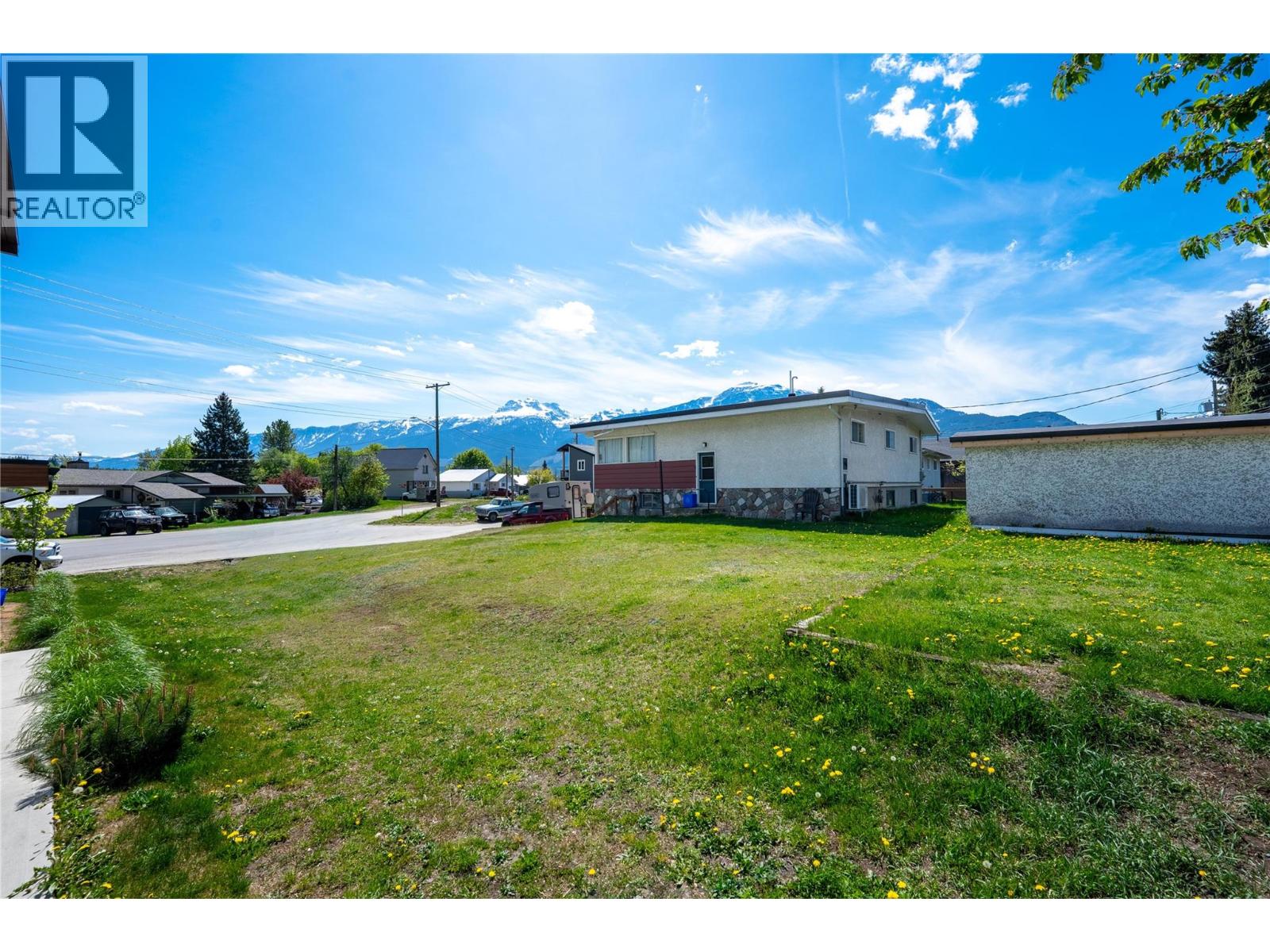 309 Taylor Street, Revelstoke, British Columbia V0E 2S0 - Photo 14 - 10387525