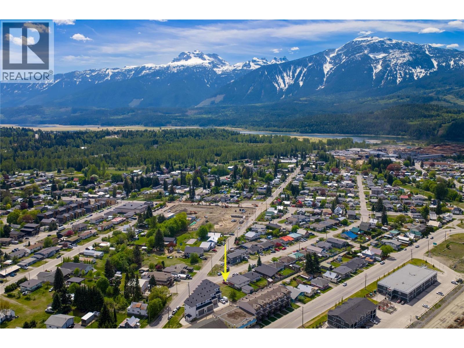 309 Taylor Street, Revelstoke, British Columbia V0E 2S0 - Photo 4 - 10387525
