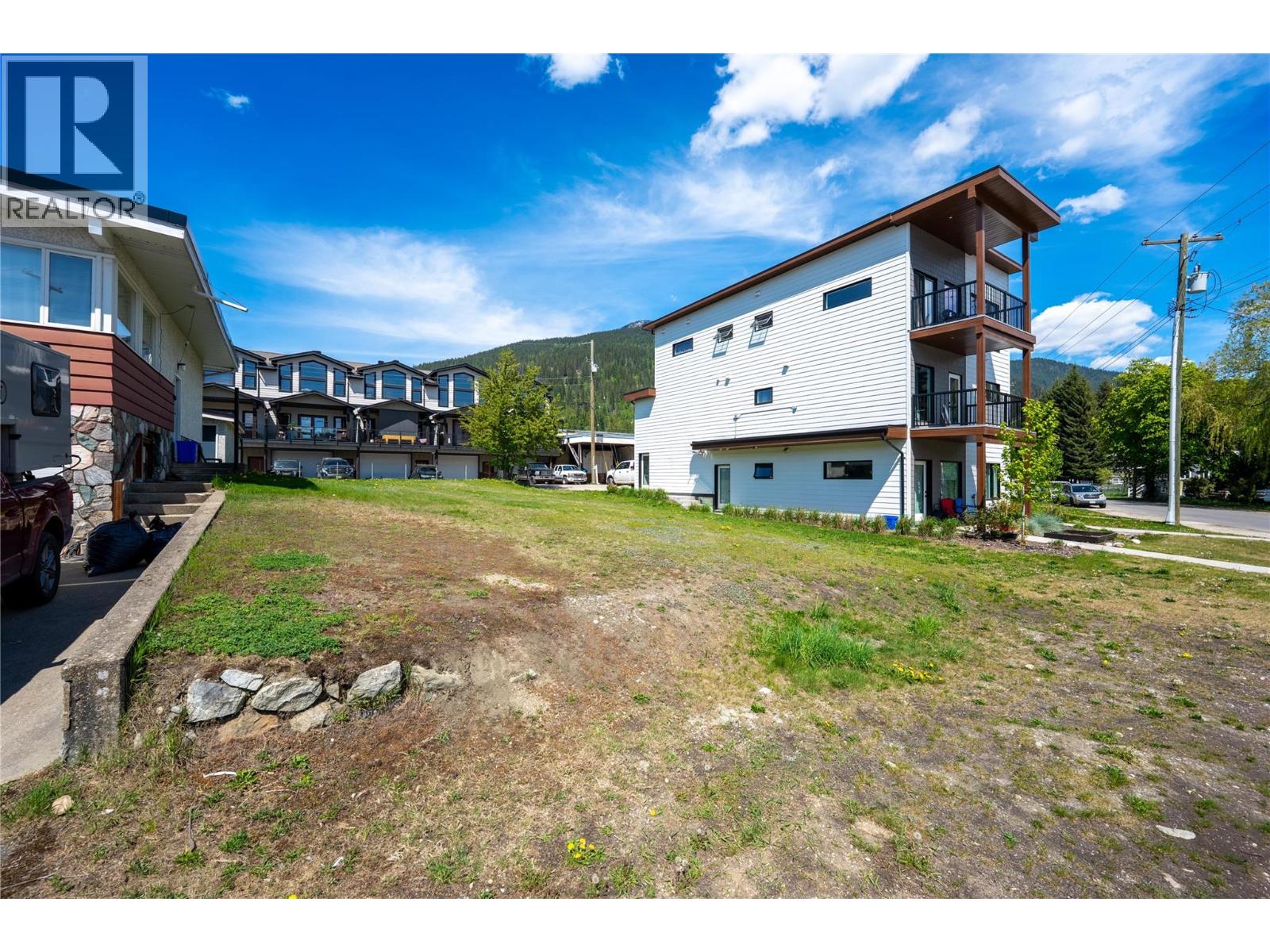 309 Taylor Street, Revelstoke, British Columbia V0E 2S0 - Photo 8 - 10387525