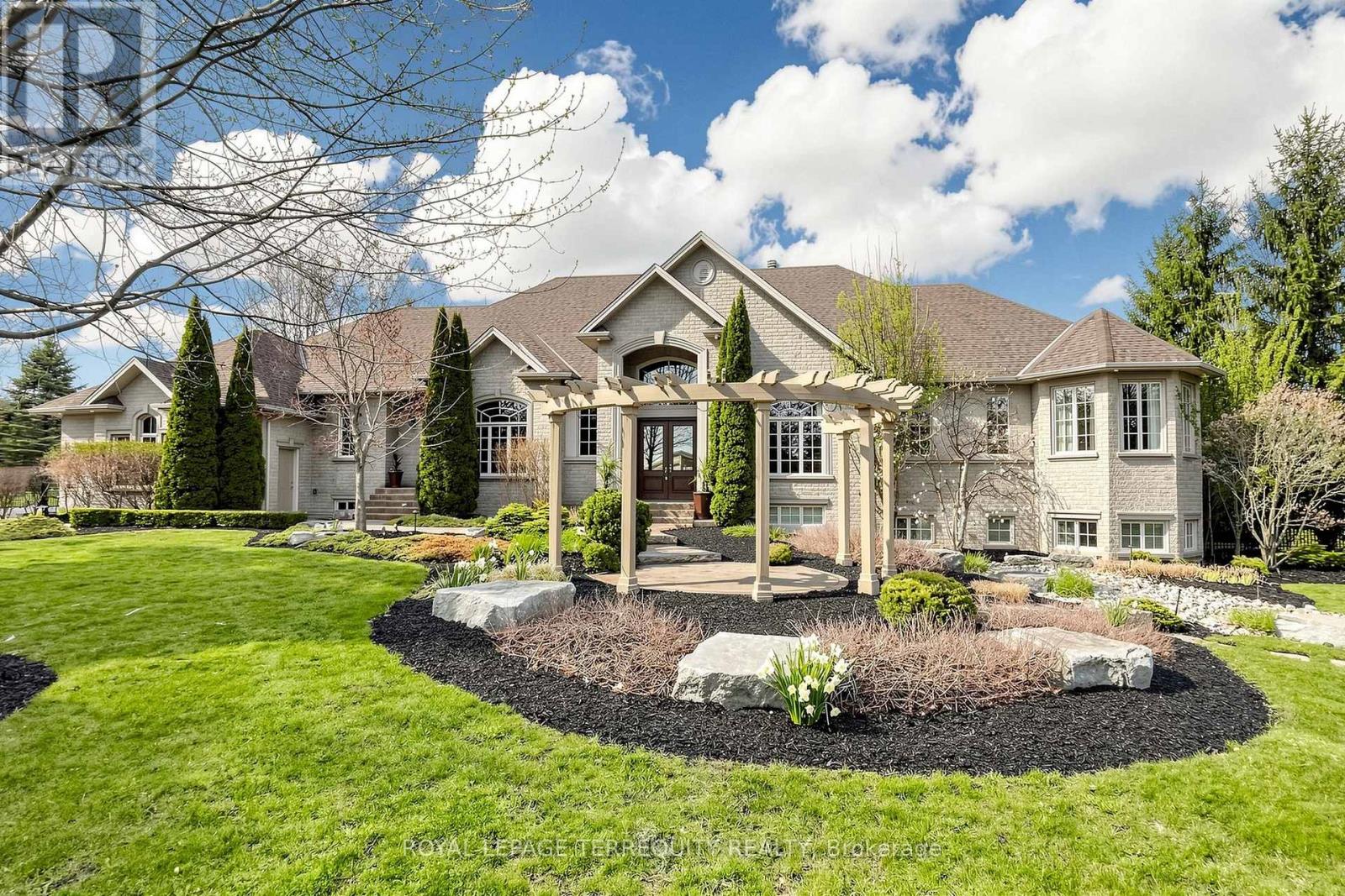 63 GRAYFIELD DRIVE, Whitchurch-Stouffville, Ontario