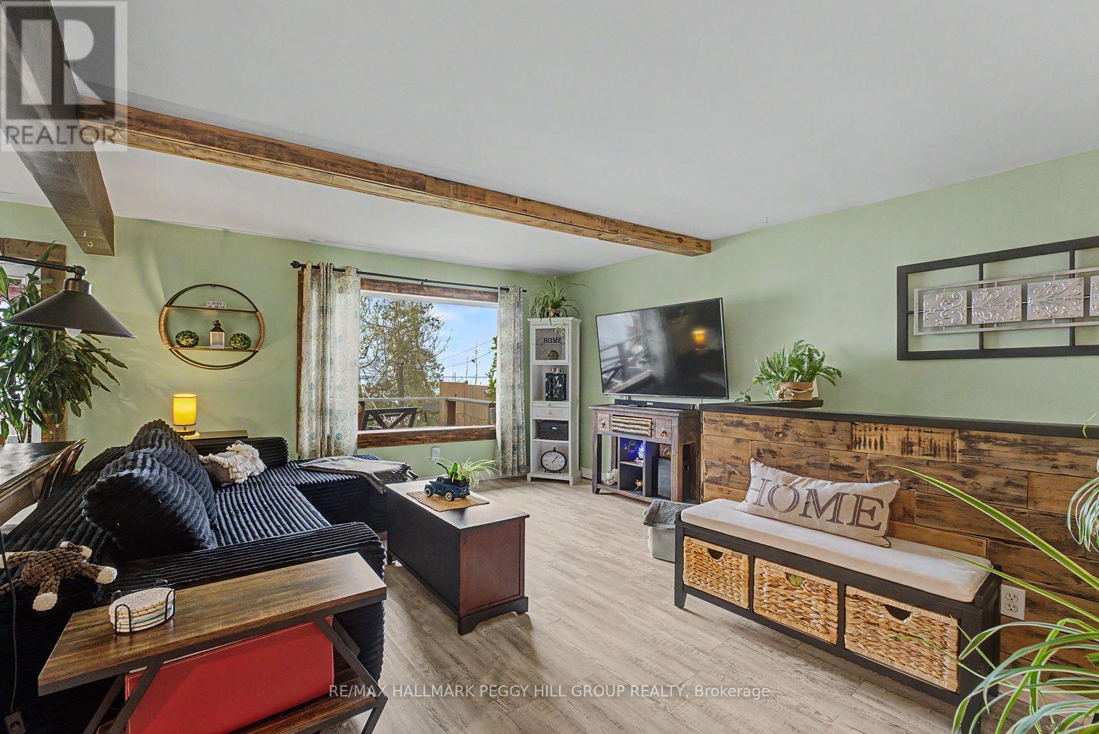 17 Stanley Avenue, Oro-Medonte, Ontario  L0L 1T0 - Photo 4 - S13135092