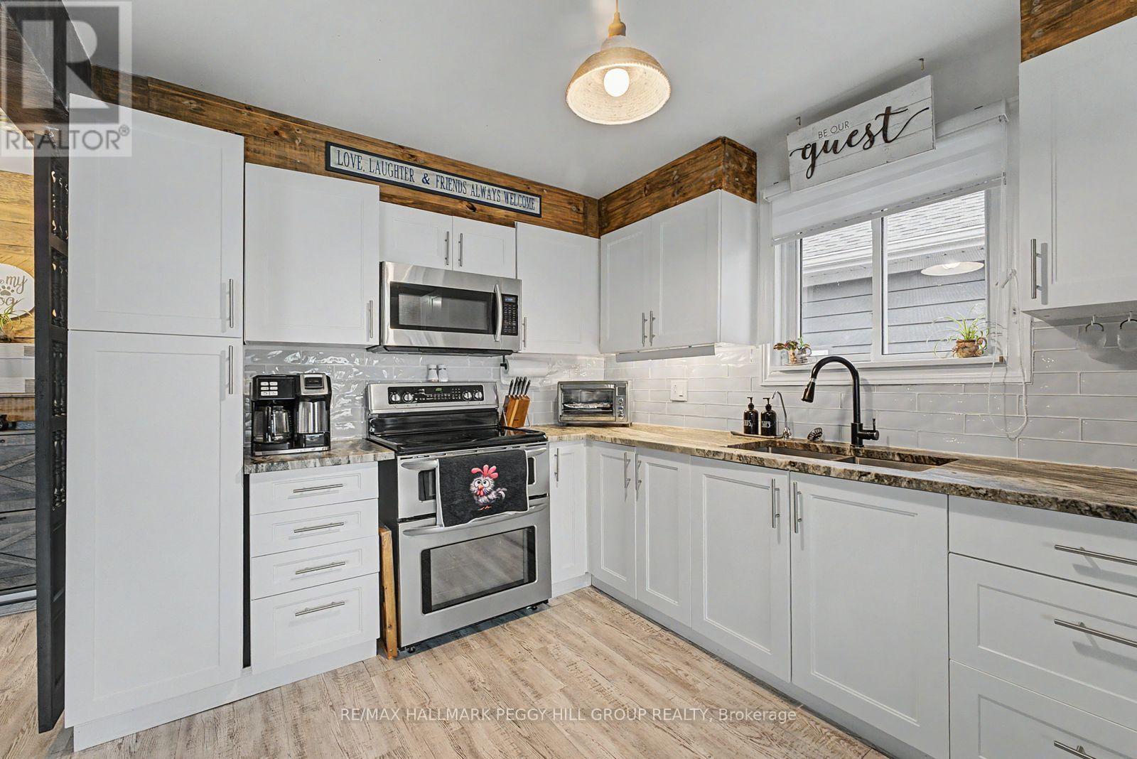 17 Stanley Avenue, Oro-Medonte, Ontario  L0L 1T0 - Photo 6 - S13135092