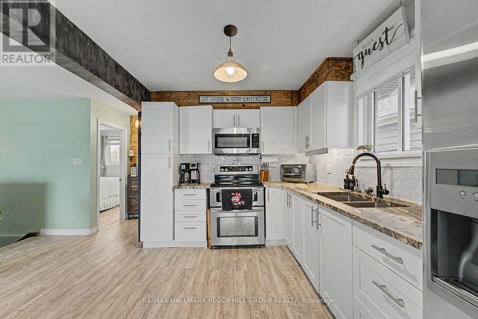 17 Stanley Avenue, Oro-Medonte, Ontario  L0L 1T0 - Photo 7 - S13135092