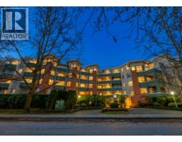 311 128 W 8TH STREET, North Vancouver, British Columbia