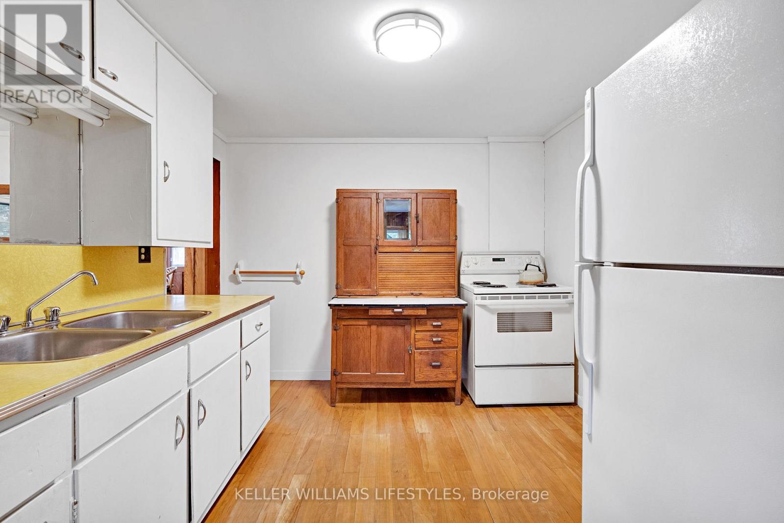 6493 West Parkway Drive, Lambton Shores, Ontario  N0N 1J2 - Photo 17 - X13135402