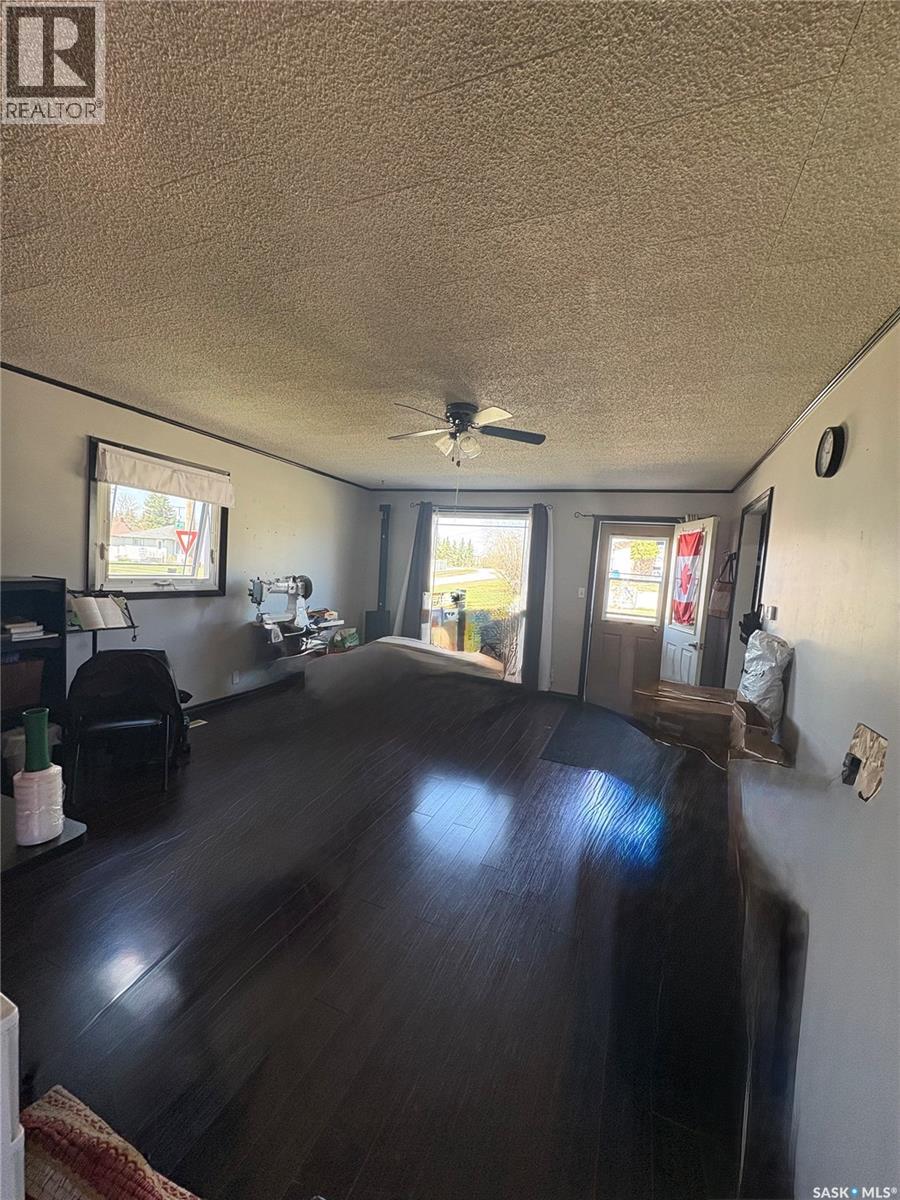 301 8th Avenue E, Melville, Saskatchewan  S0A 2P0 - Photo 9 - SK036130