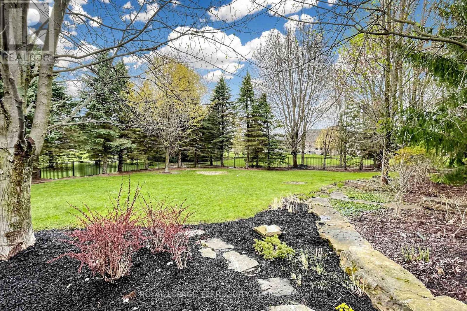 63 Grayfield Drive, Whitchurch-Stouffville, Ontario  L4A 0B1 - Photo 43 - N13135026