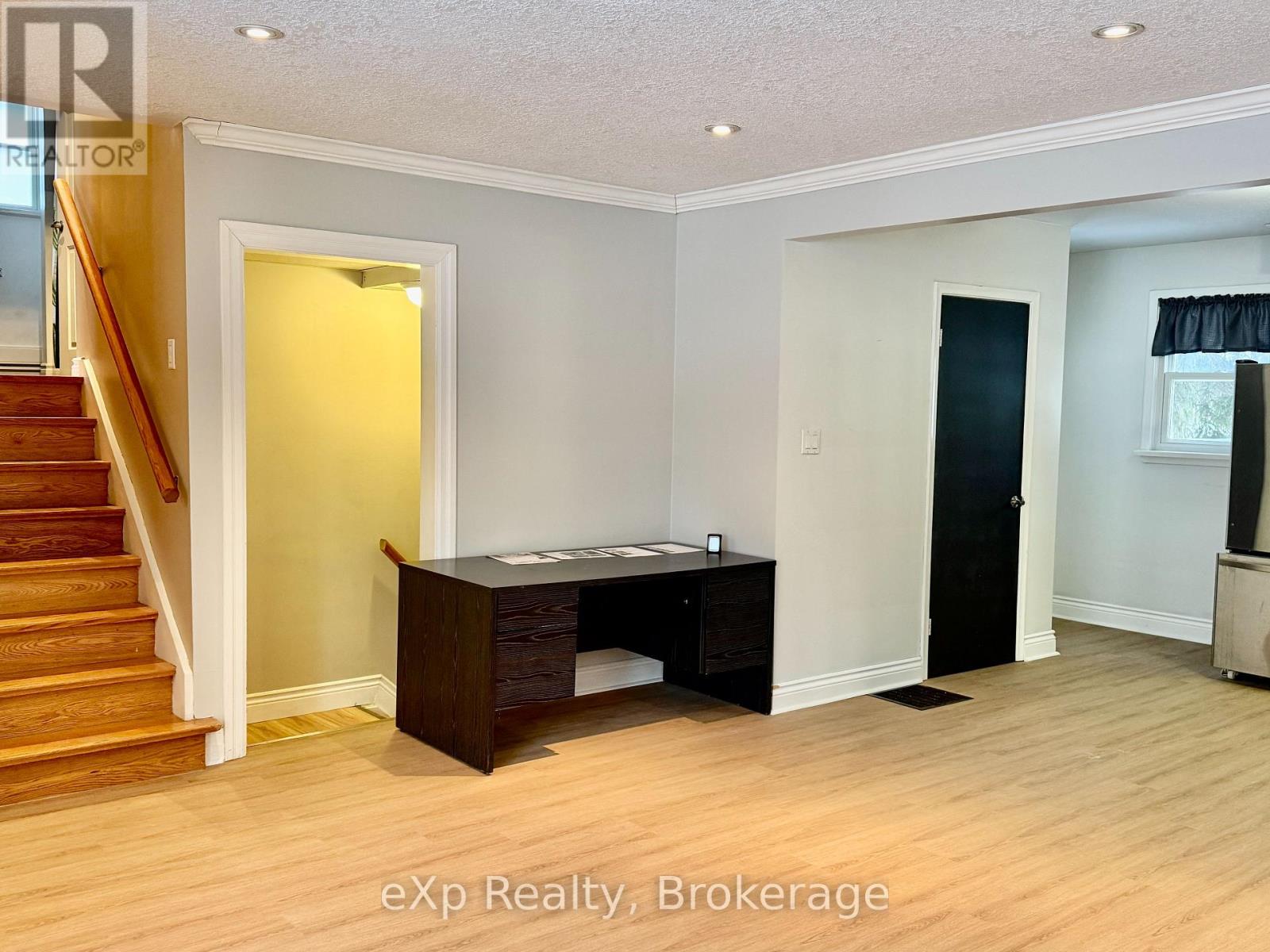 120 Colborne Street S, Brockton, Ontario  N0G 2V0 - Photo 8 - X12753606