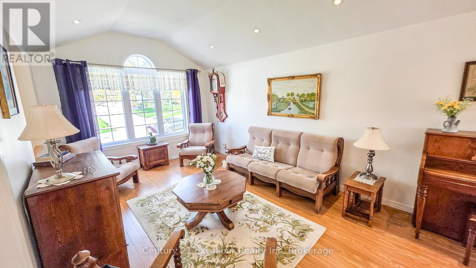 508 Harvey Street, Centre Wellington, Ontario  N1M 3K2 - Photo 3 - X13111220