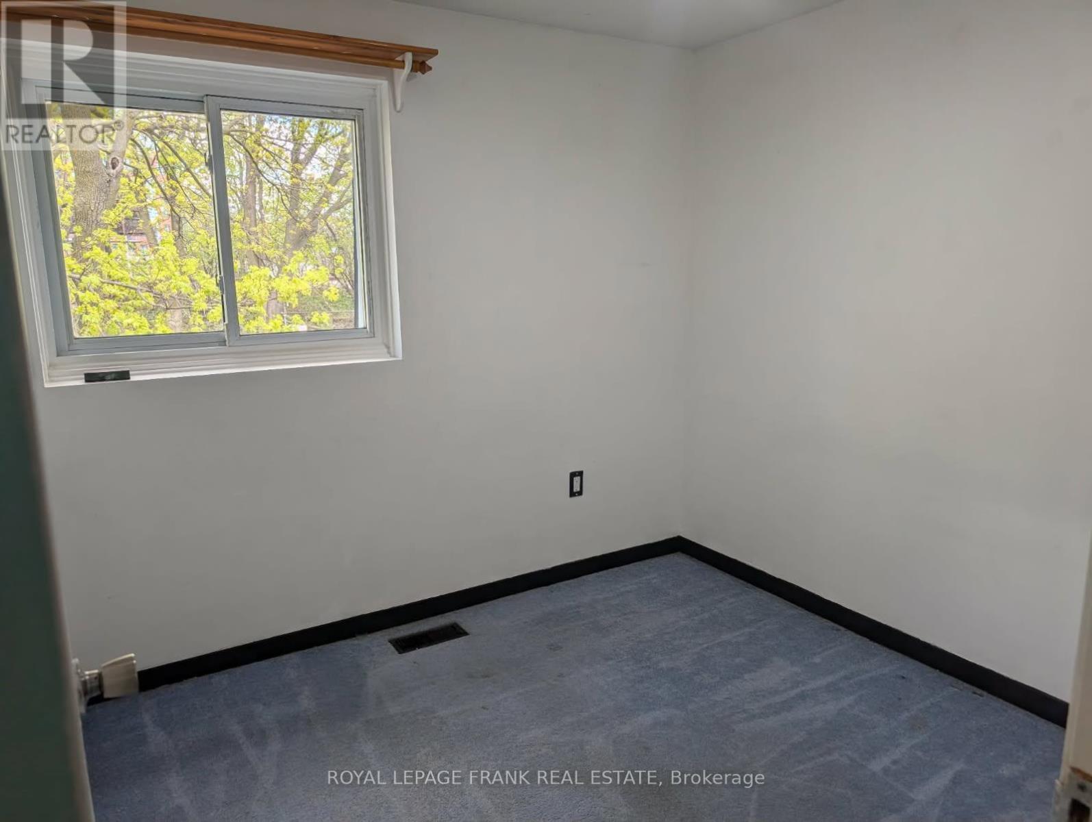 26 - 101 Dovedale Drive, Whitby, Ontario  L1N 1Z7 - Photo 10 - E13054556