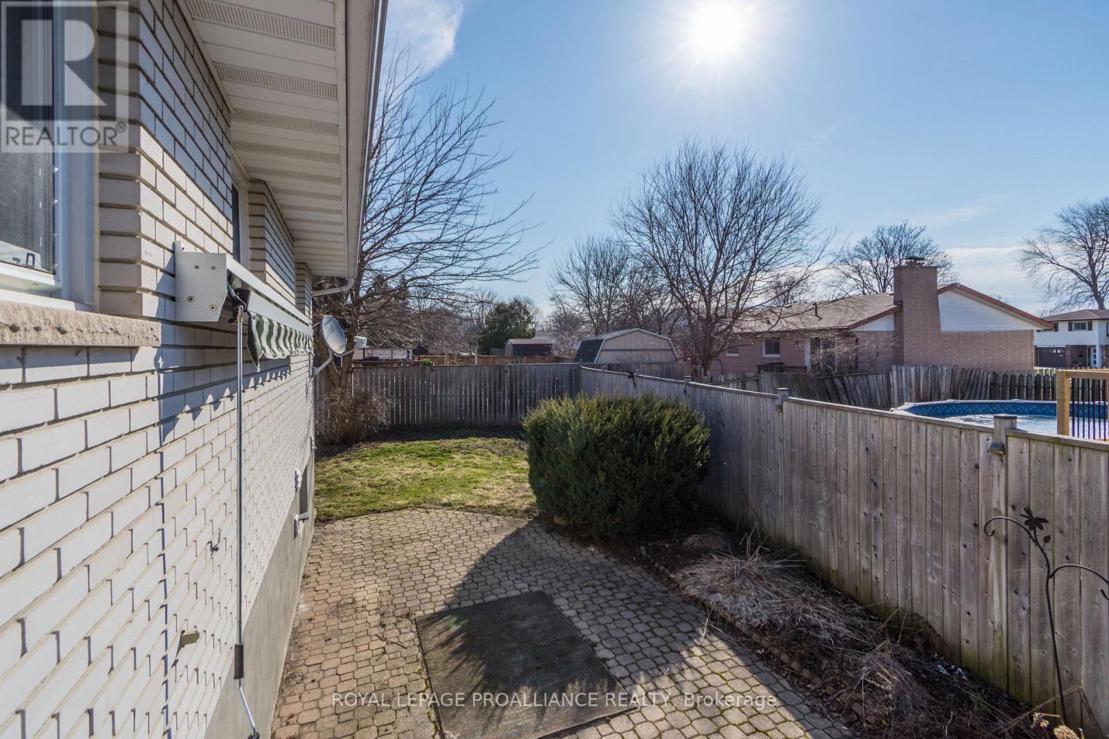4 O'neil Crescent, Quinte West, Ontario  K8V 5Y6 - Photo 30 - X12981374
