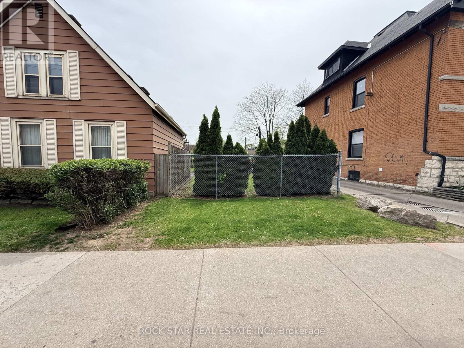 356 Barton Street E, Hamilton, Ontario  L8L 2X9 - Photo 2 - X13135018