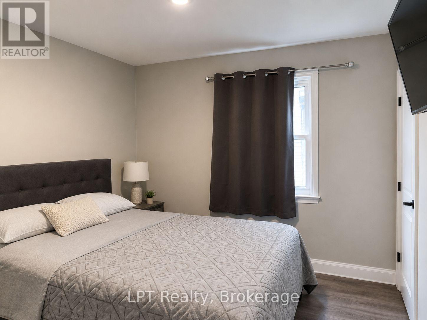 325 Baldwin Street, Oshawa, Ontario  L1H 6H5 - Photo 7 - E13135420