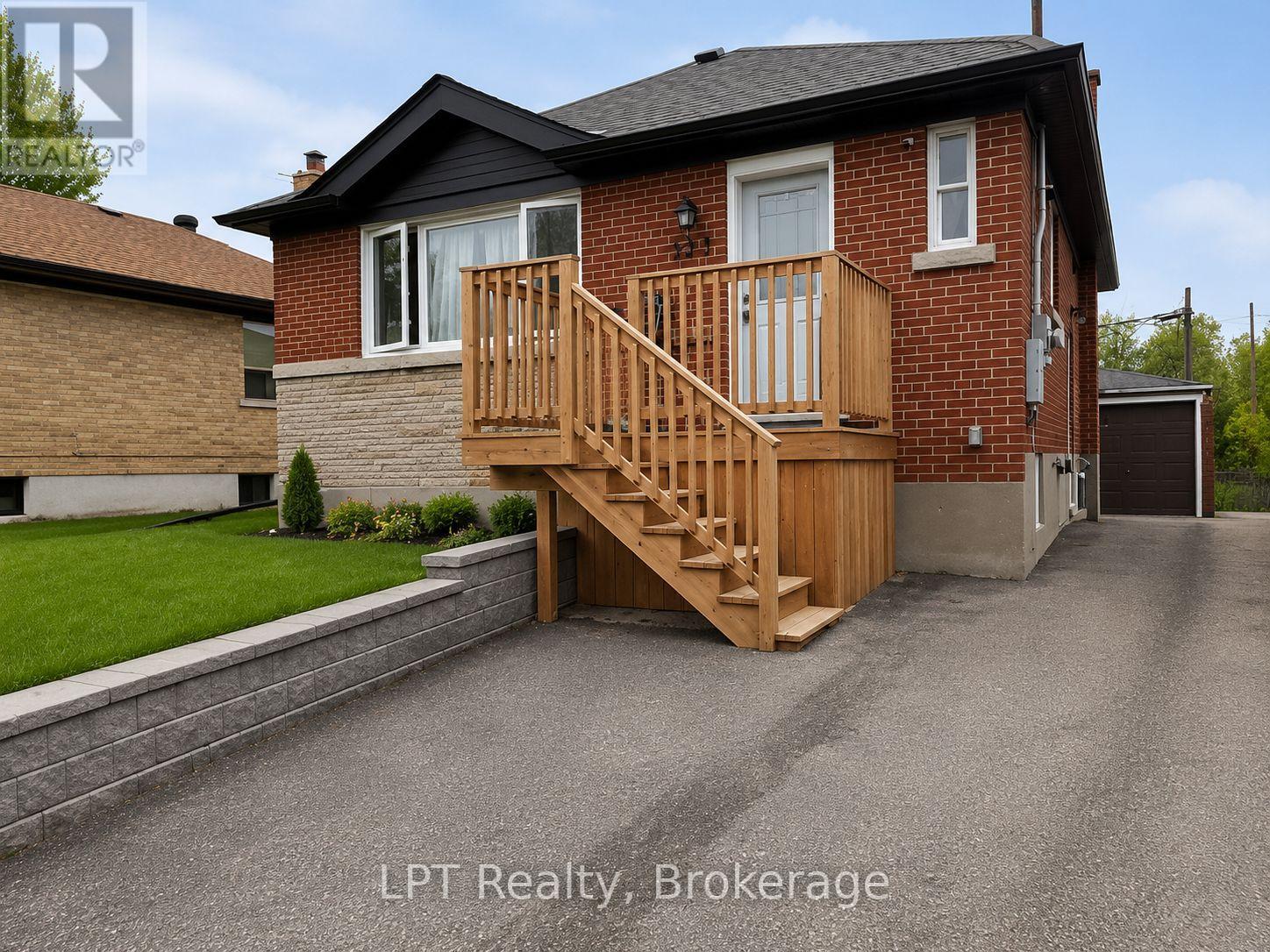 325 Baldwin Street, Oshawa, Ontario  L1H 6H5 - Photo 8 - E13135420
