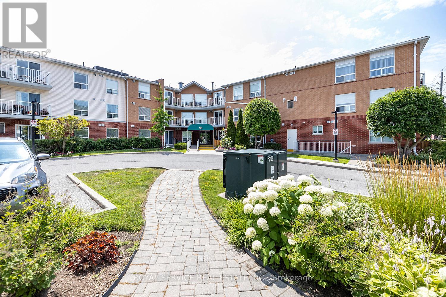 208 - 95 Wellington Street, Clarington, Ontario  L1C 5A1 - Photo 2 - E13135422