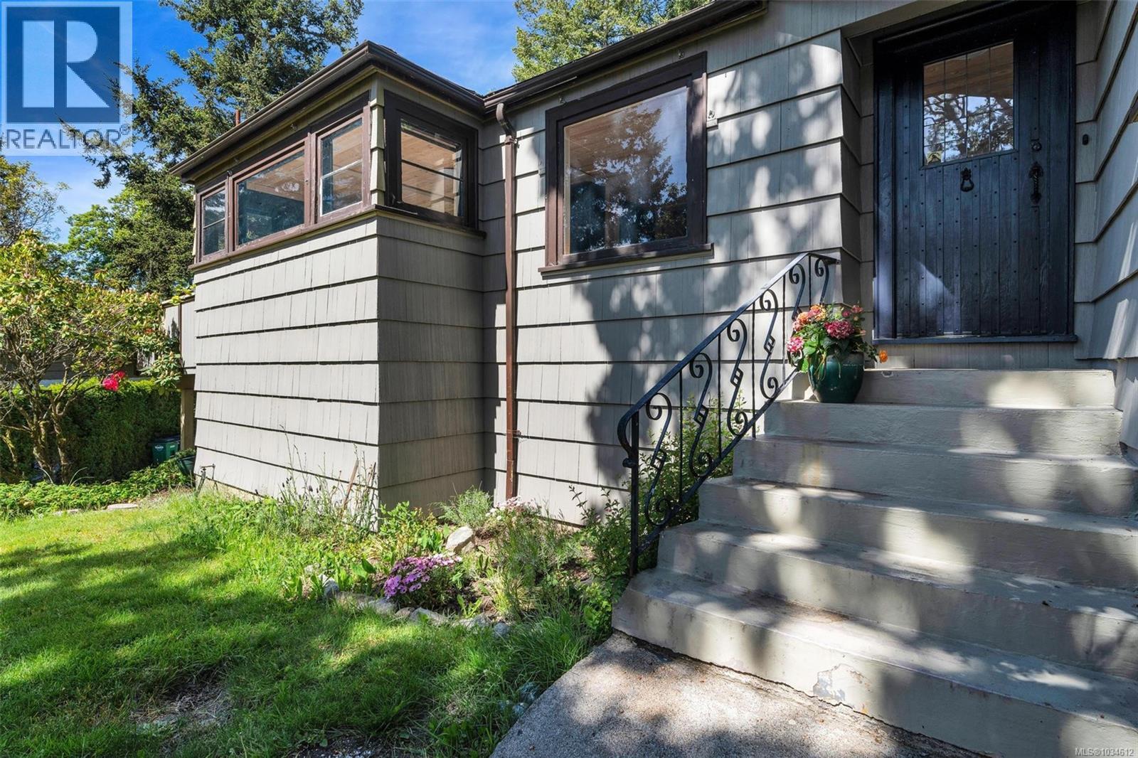 3580 Doncaster Dr, Saanich, British Columbia  V8P 3W3 - Photo 5 - 1034612