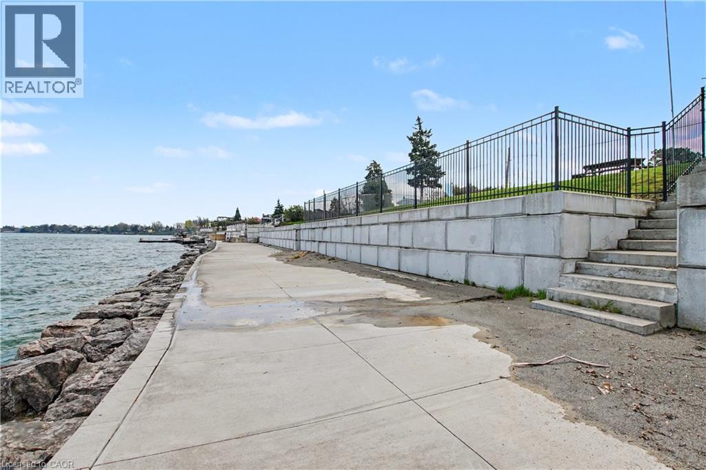 1061 North Service Road, Stoney Creek, Ontario  L8E 5C8 - Photo 43 - 40830134