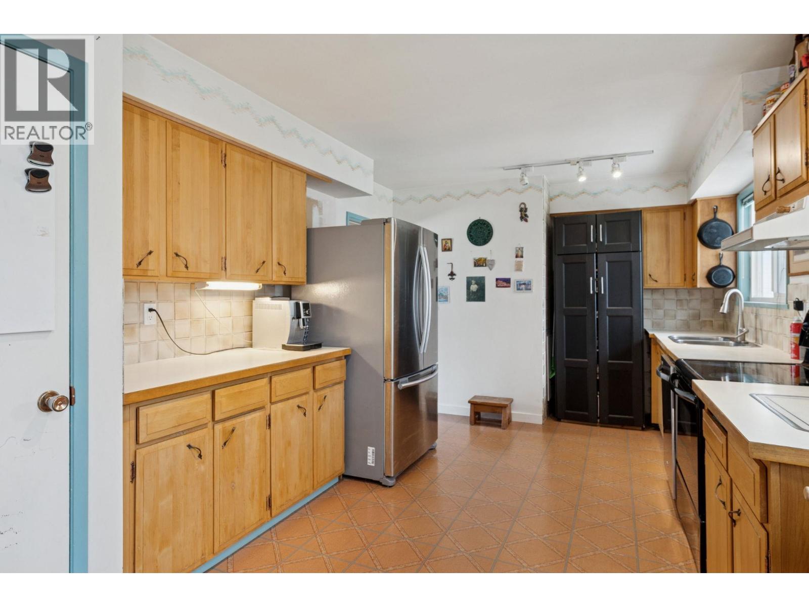 558 Draycott Street, Coquitlam, British Columbia  V3J 6M6 - Photo 11 - R3111552