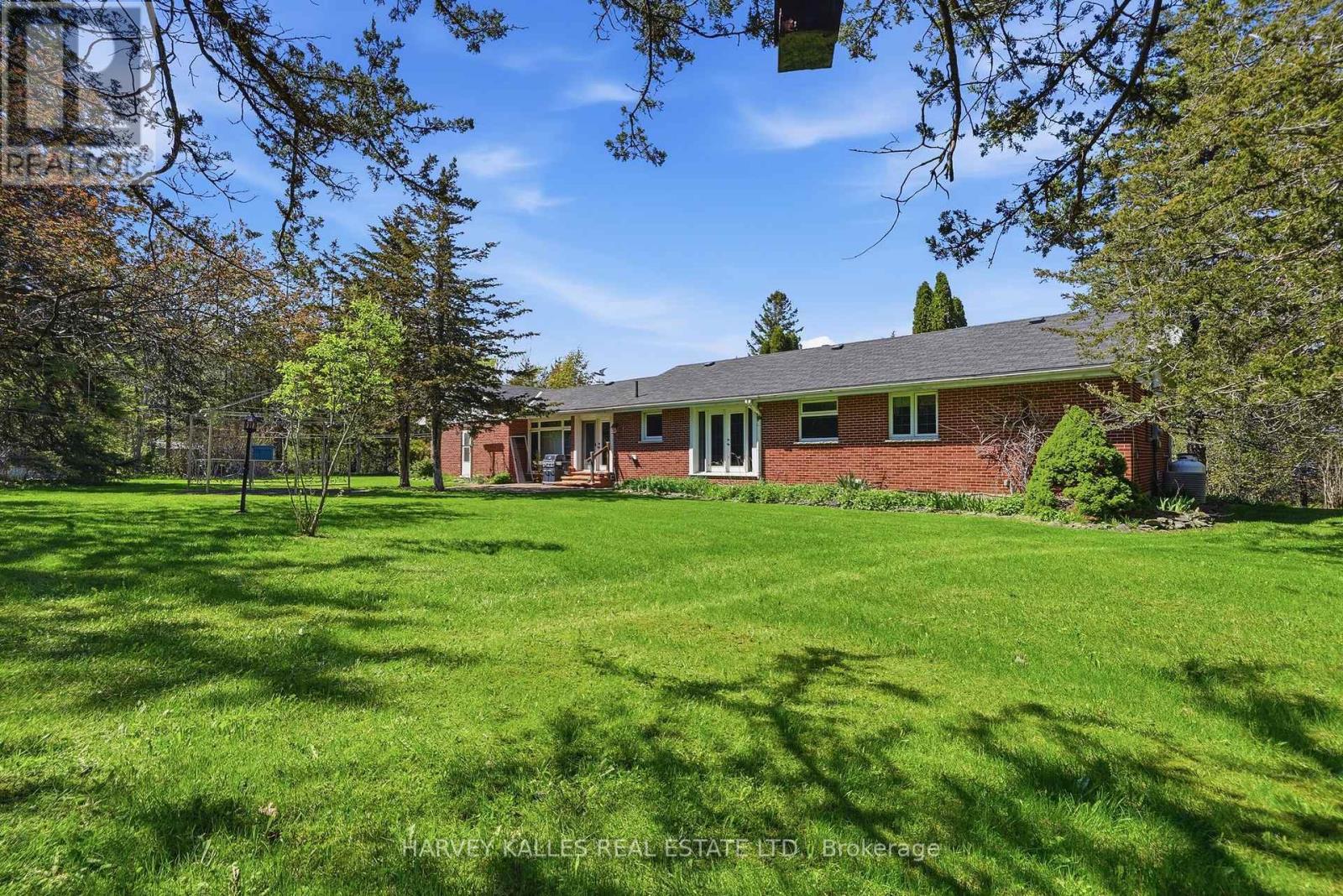11653 LOYALIST PARKWAY, Prince Edward County, Ontario