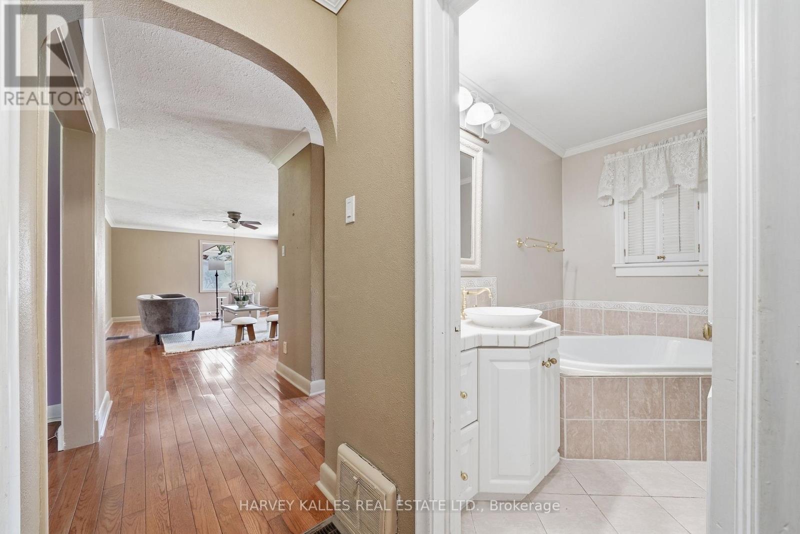 11653 Loyalist Parkway, Prince Edward County, Ontario  K0K 2T0 - Photo 13 - X13135154