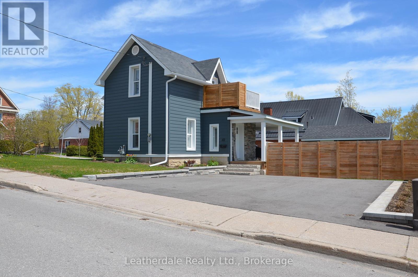 42 Frederick Street, Orillia, Ontario  L3V 5W7 - Photo 2 - S13135202