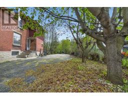 121 ELIZABETH STREET, Guelph, Ontario
