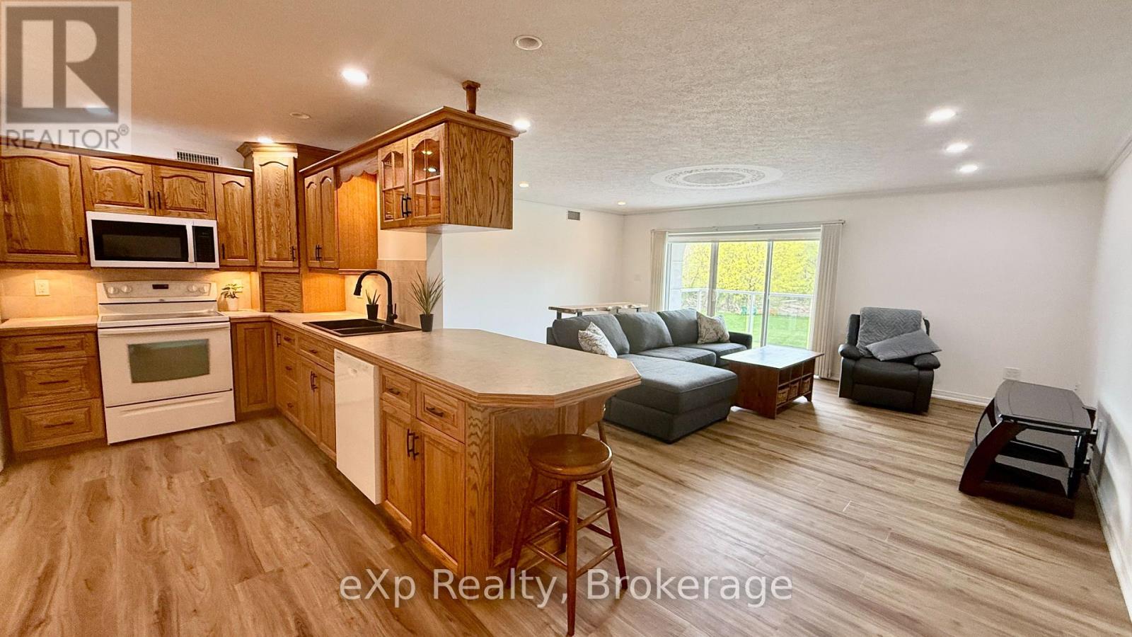 202 - 85 William Street N, Brockton, Ontario N0G 2V0 - Photo 7 - X13135350