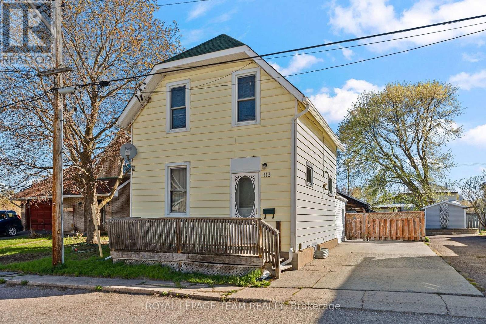 113 QUEEN STREET N, Renfrew, Ontario