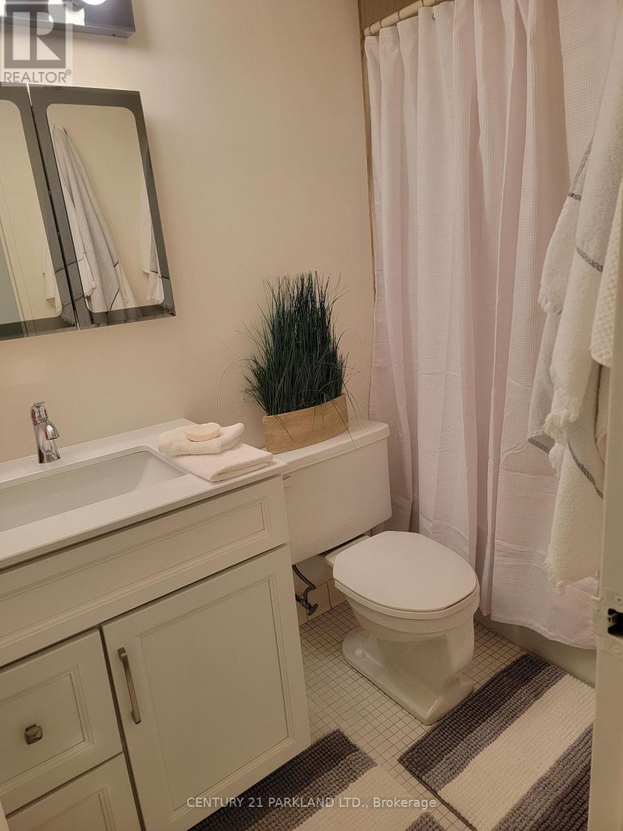#215 - 5 Massey Square, Toronto, Ontario  M4C 5L6 - Photo 20 - E13119208